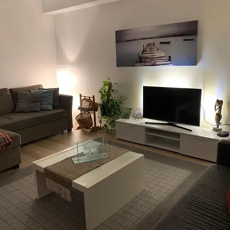 Rovaniemi City Apartment شقة *